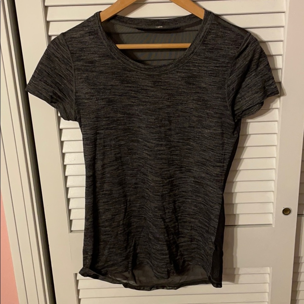 Lulu lemon t shirt